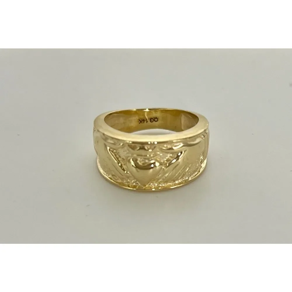 14k Gold Polished Mens Claddagh  Band